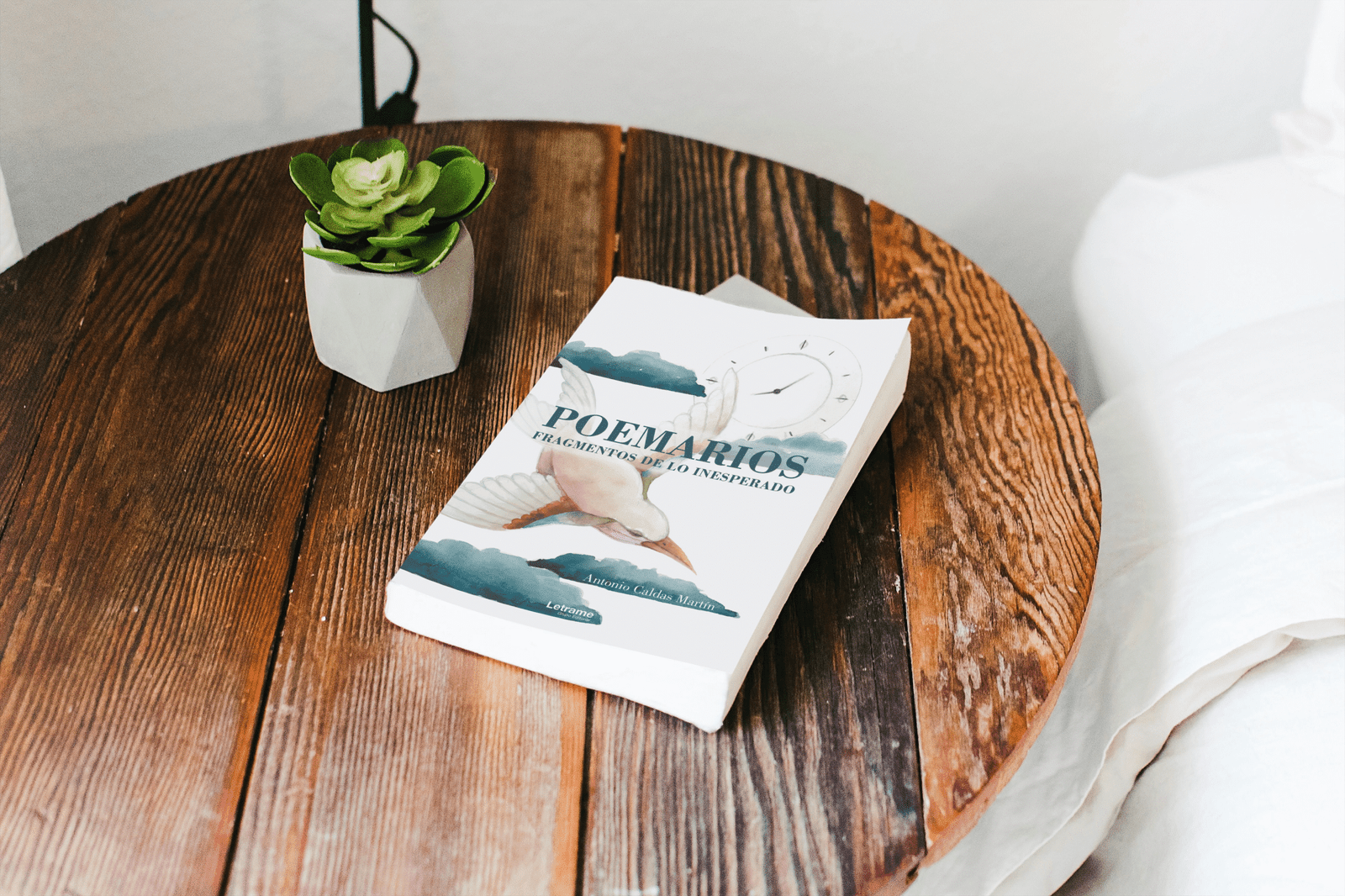 Antonio Caldas Martín debuta con “POEMARIOS Fragmentos de lo Inesperado”, una obra que convierte lo cotidiano en arte